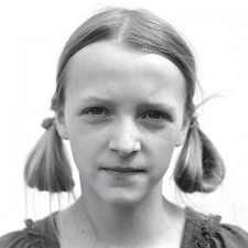 http://www.schueten.de/files/gimgs/th-12_schueten_portraits_2011_hedda.jpg